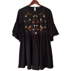 2/$20 Shein Boho embroidered floral top size M